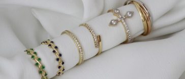 8 Bold Jewelry Trends to Try for a Stylish 2025