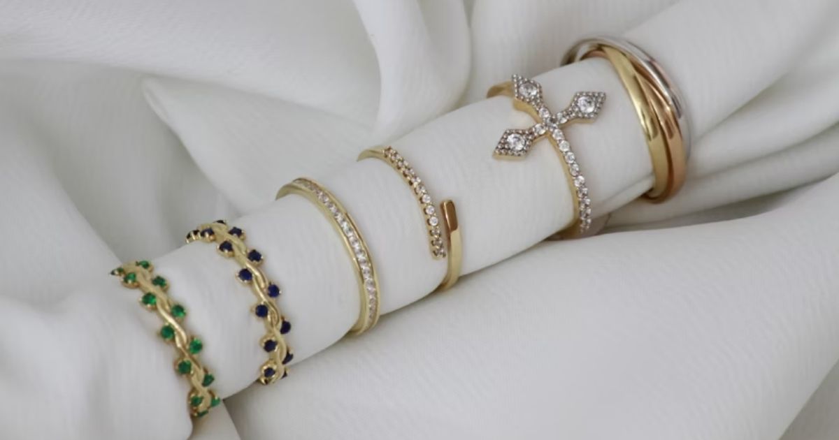 8 Bold Jewelry Trends to Try for a Stylish 2025